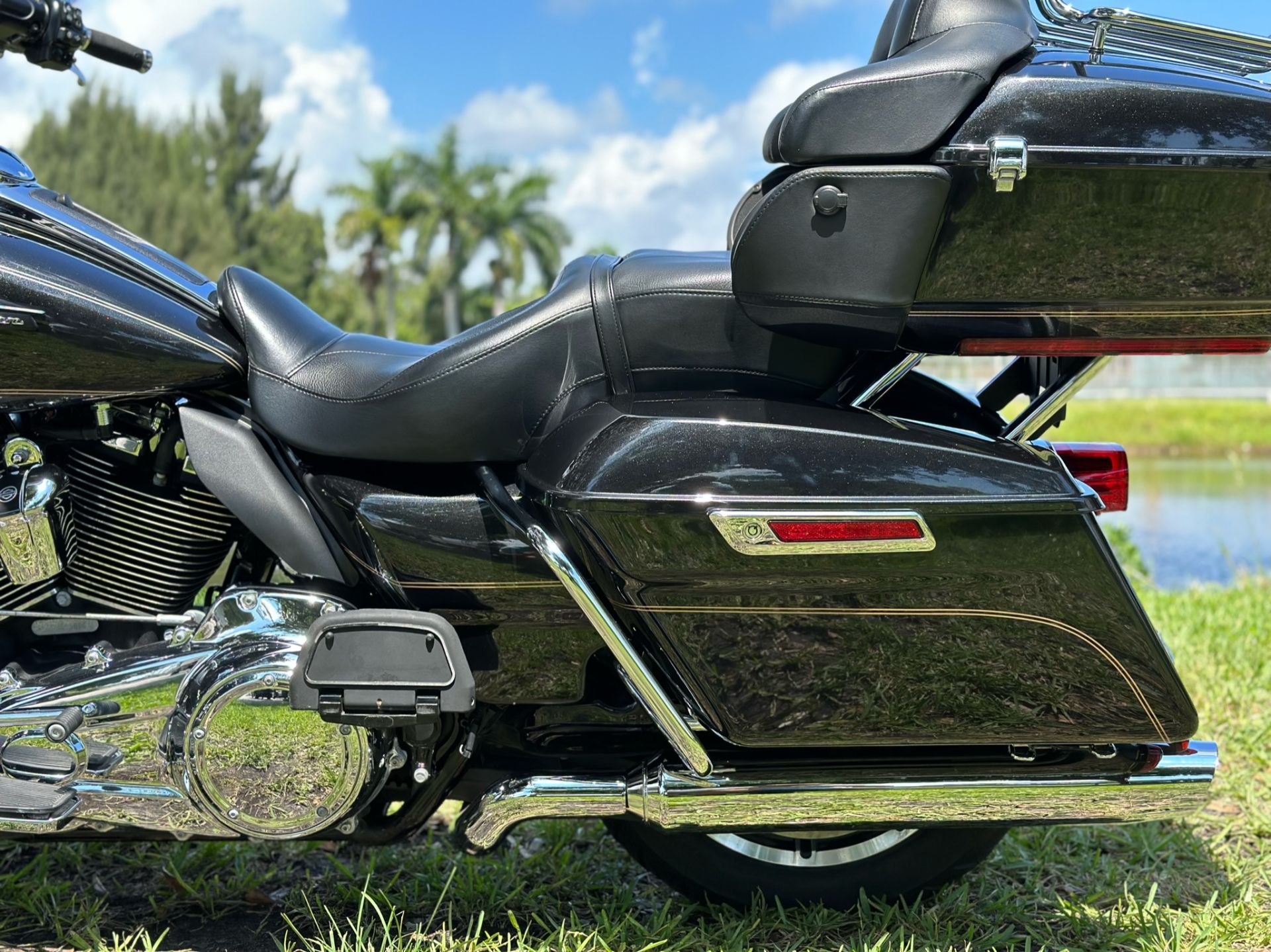 2017 Harley-Davidson FLTRU ROAD GLIDE ULTRA in North Miami Beach, Florida - Photo 17