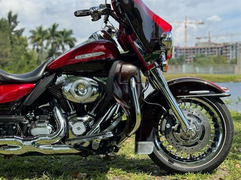 2013 Harley-Davidson Electra Glide® Ultra Limited in North Miami Beach, Florida - Photo 6