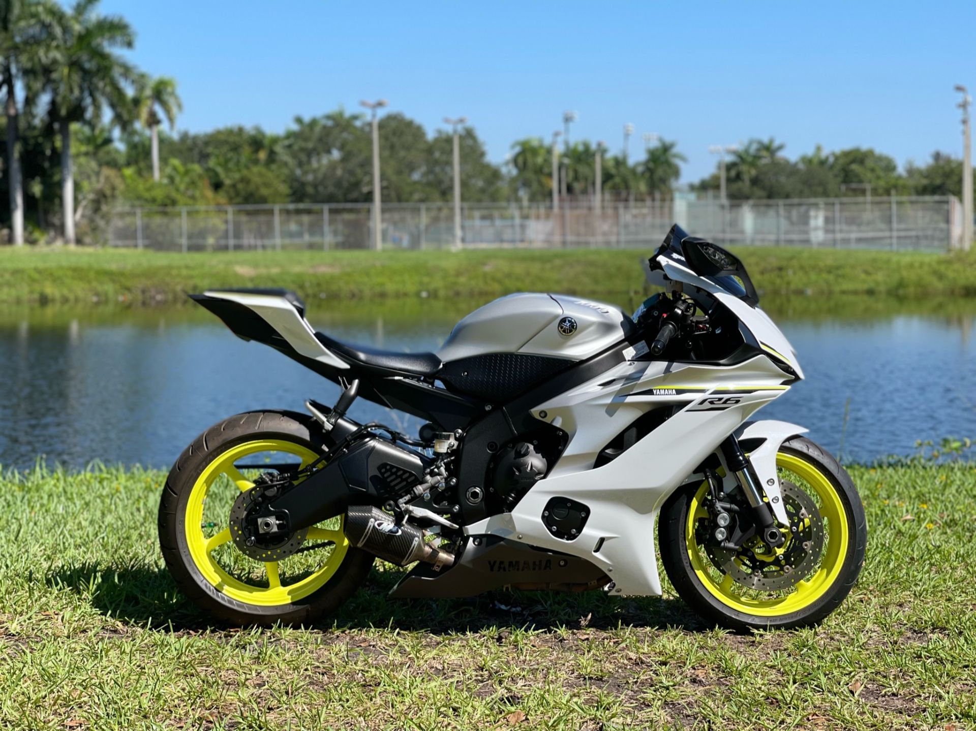 2017 Yamaha YZF-R6 in North Miami Beach, Florida - Photo 3