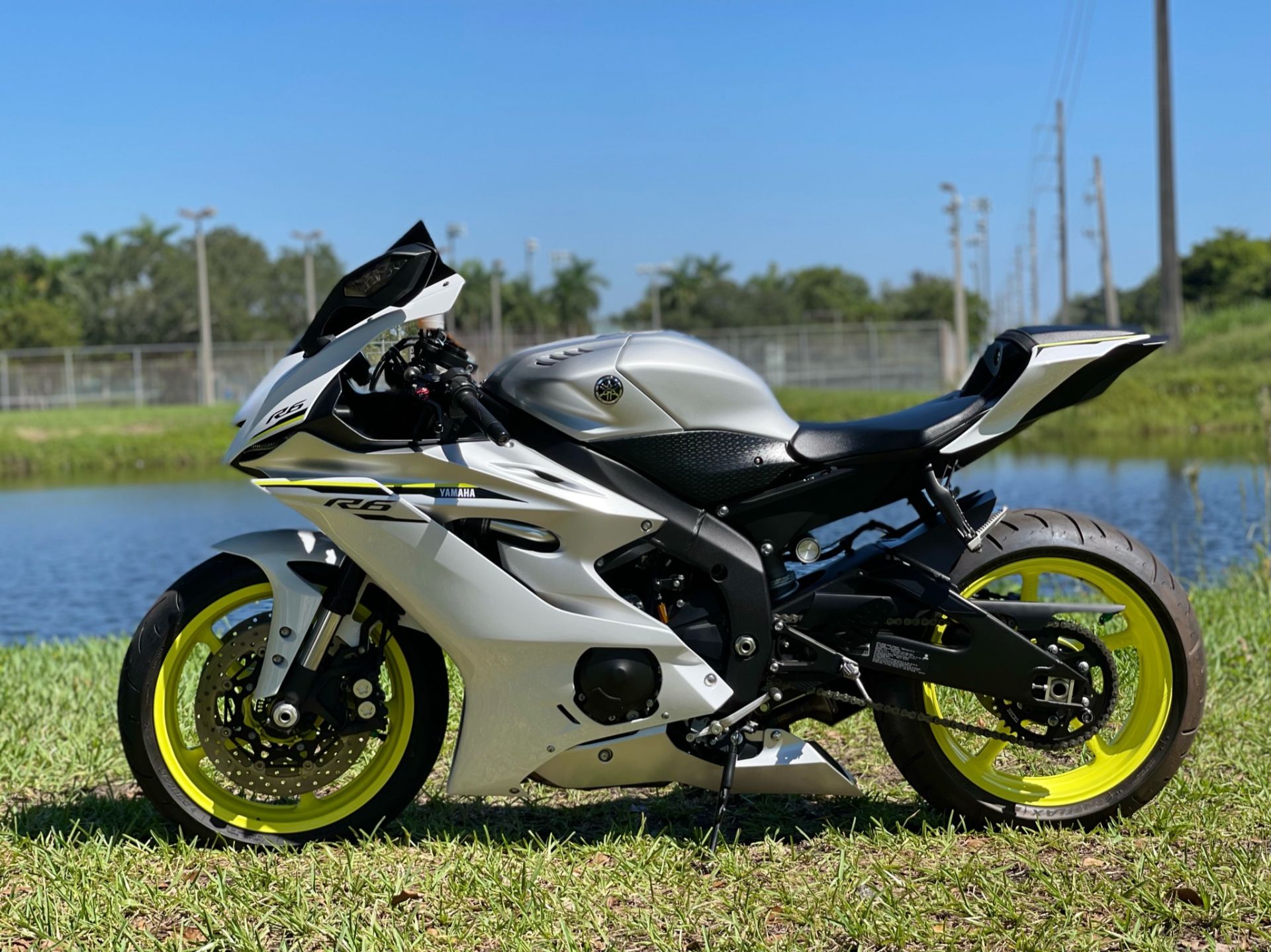 2017 Yamaha YZF-R6 in North Miami Beach, Florida - Photo 18