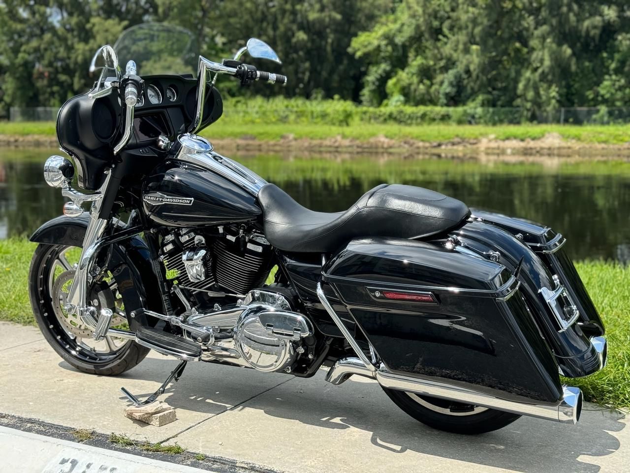 2021 Harley-Davidson Street Glide® in North Miami Beach, Florida - Photo 14