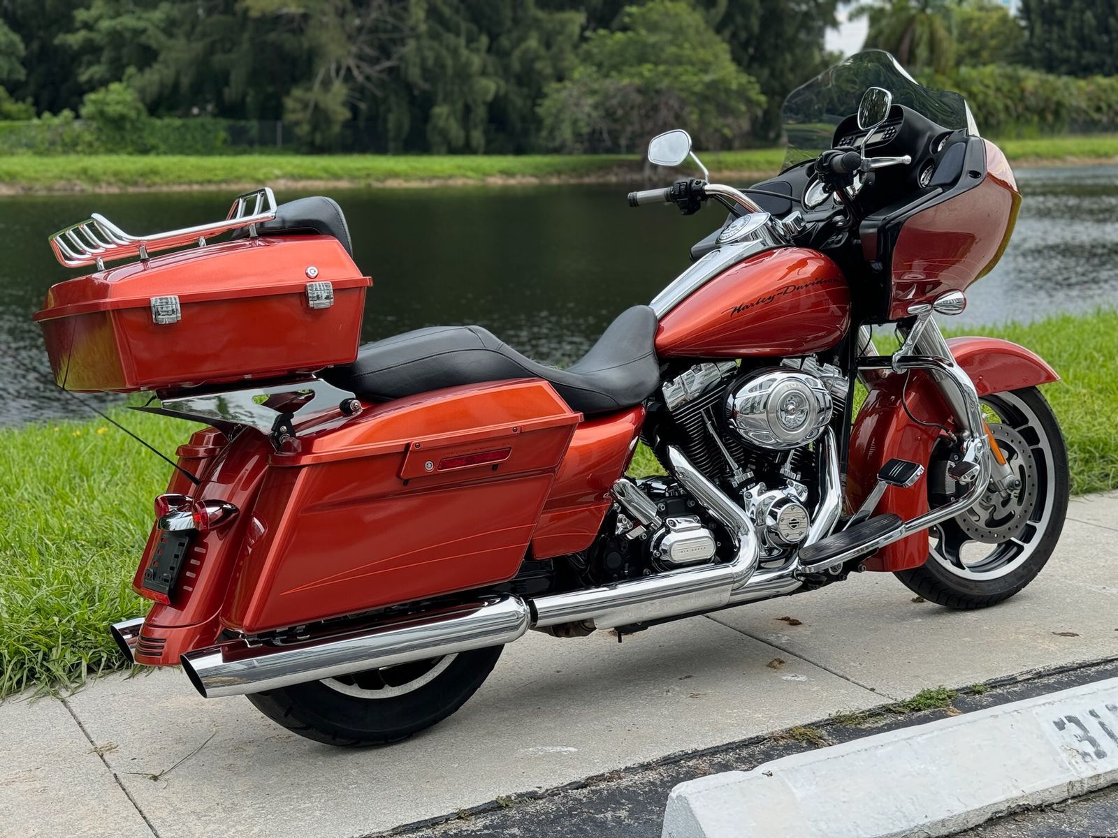 2011 Harley-Davidson Road Glide® Custom in North Miami Beach, Florida - Photo 4