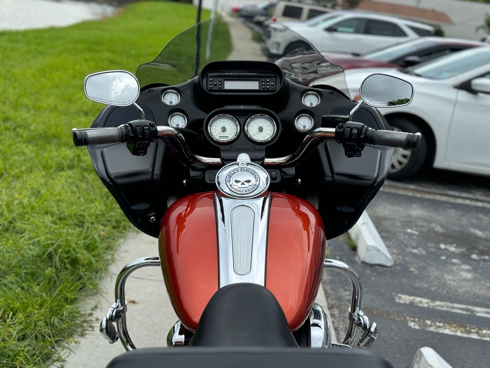 2011 Harley-Davidson Road Glide® Custom in North Miami Beach, Florida - Photo 9