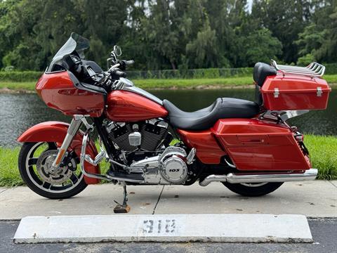 2011 Harley-Davidson Road Glide® Custom in North Miami Beach, Florida - Photo 12