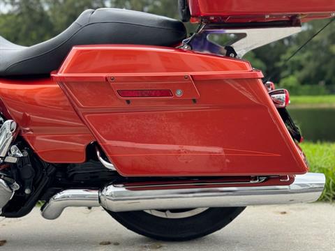 2011 Harley-Davidson Road Glide® Custom in North Miami Beach, Florida - Photo 15