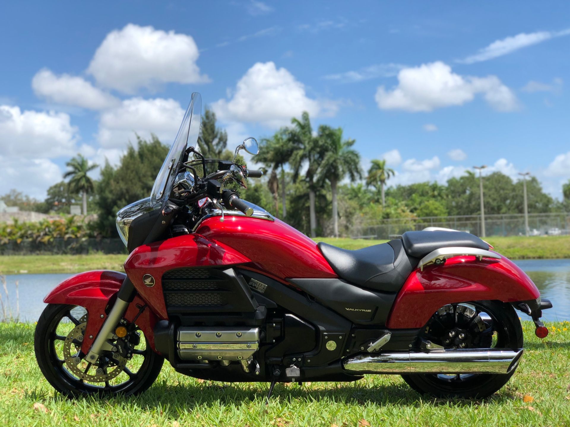 2015 Honda Gold Wing® Valkyrie® in North Miami Beach, Florida - Photo 15