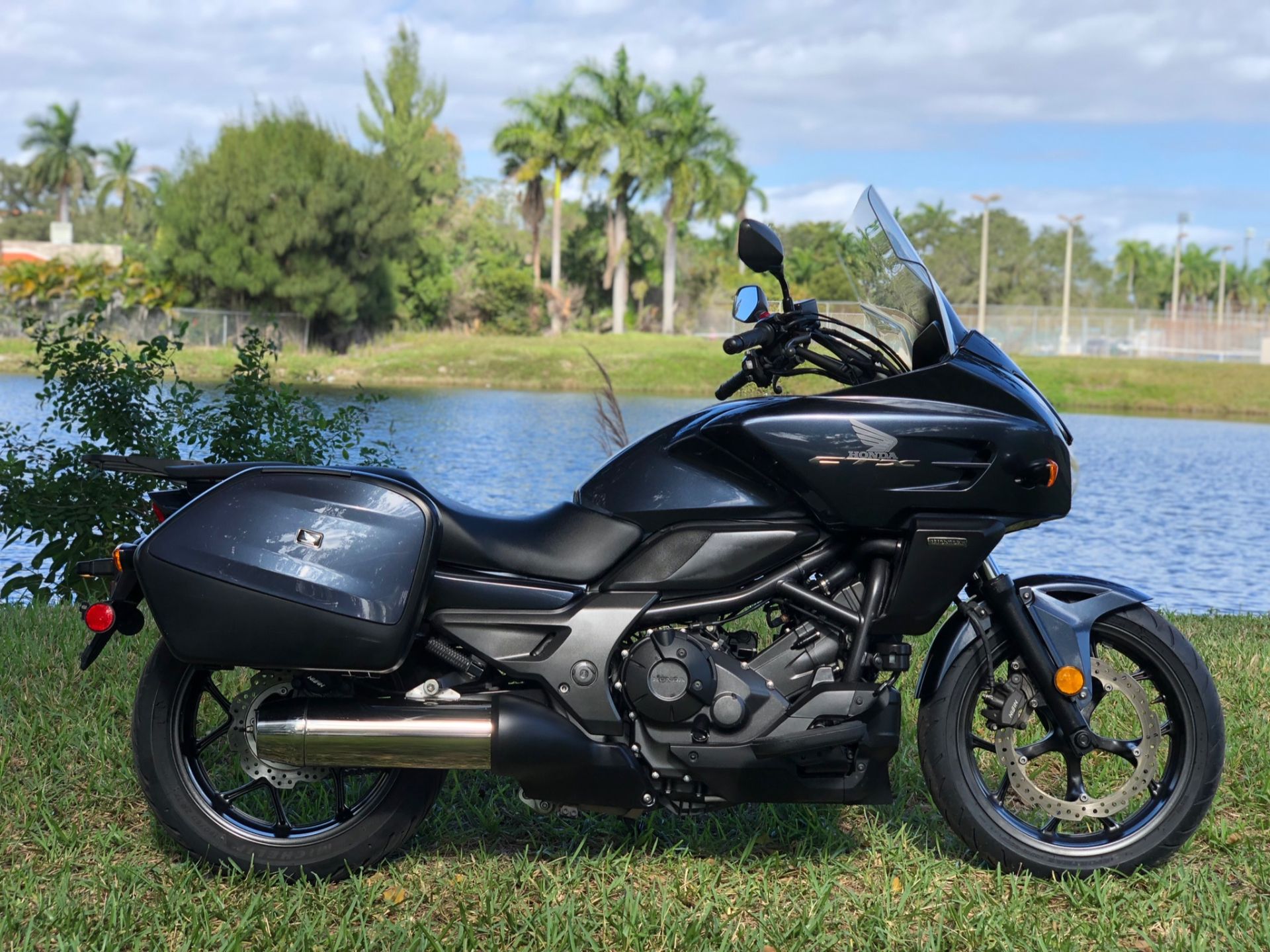 2015 Honda CTX®700 in North Miami Beach, Florida - Photo 2