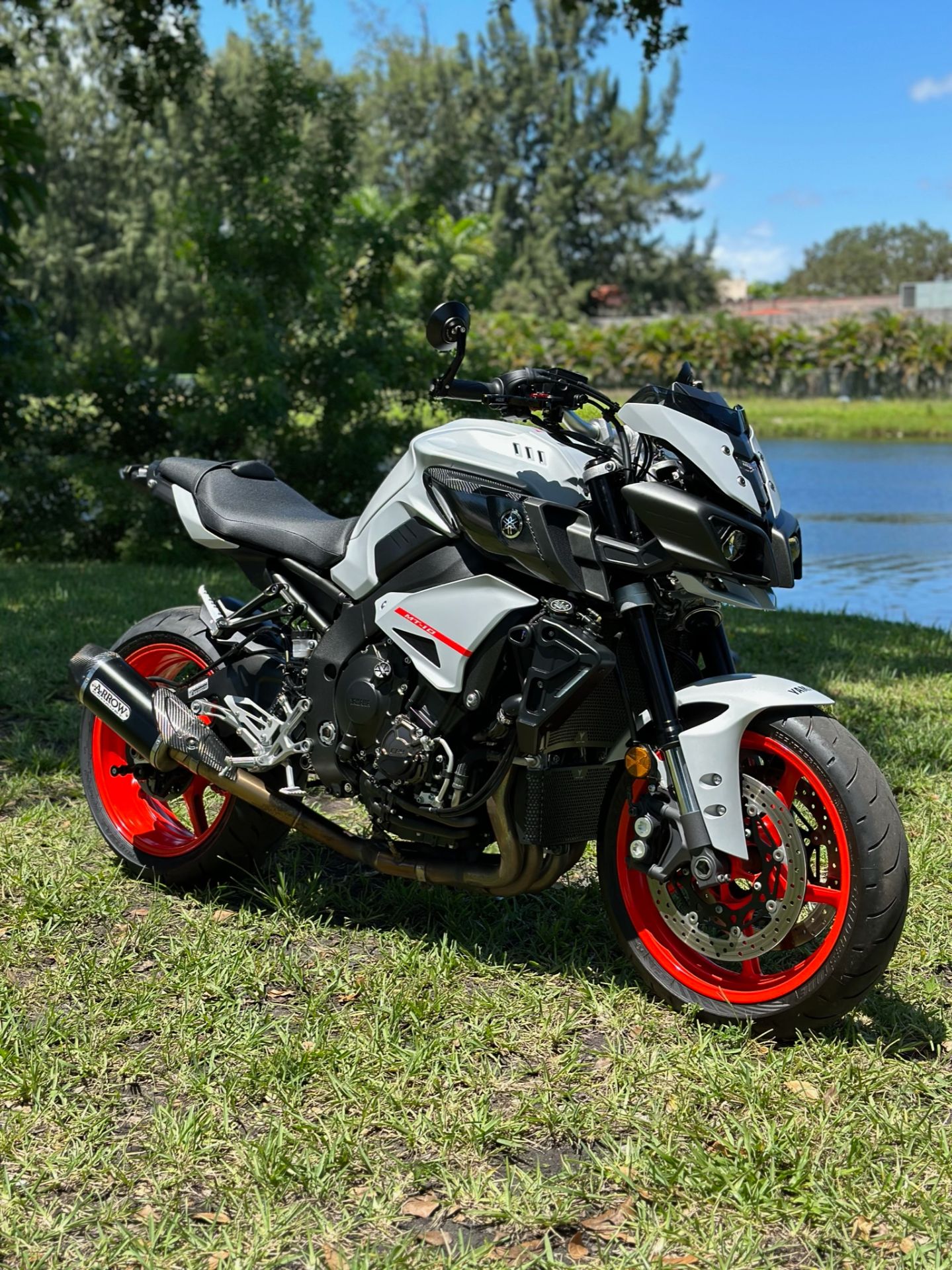 2020 Yamaha MT-10 in North Miami Beach, Florida - Photo 2