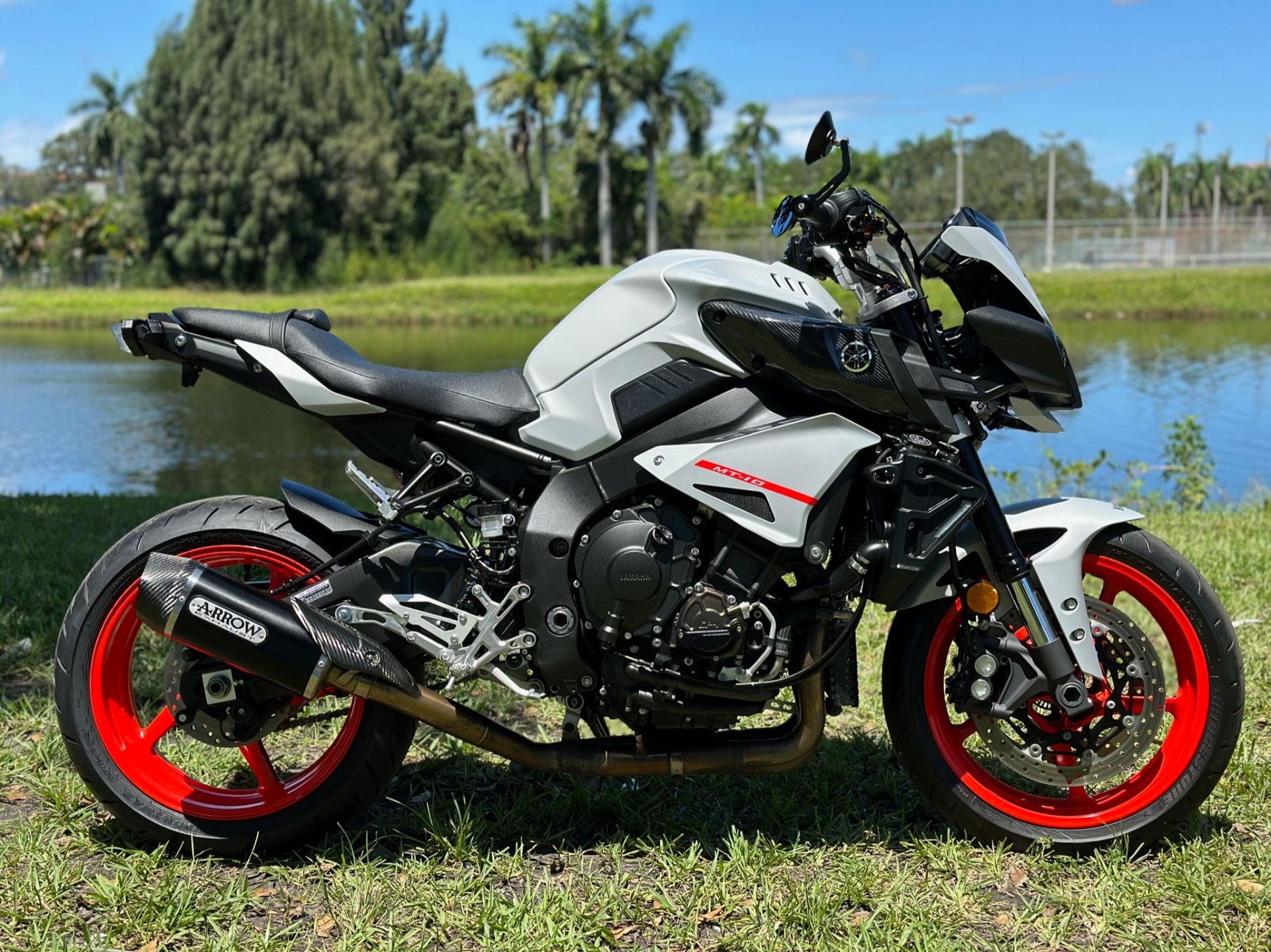 2020 Yamaha MT-10 in North Miami Beach, Florida - Photo 3