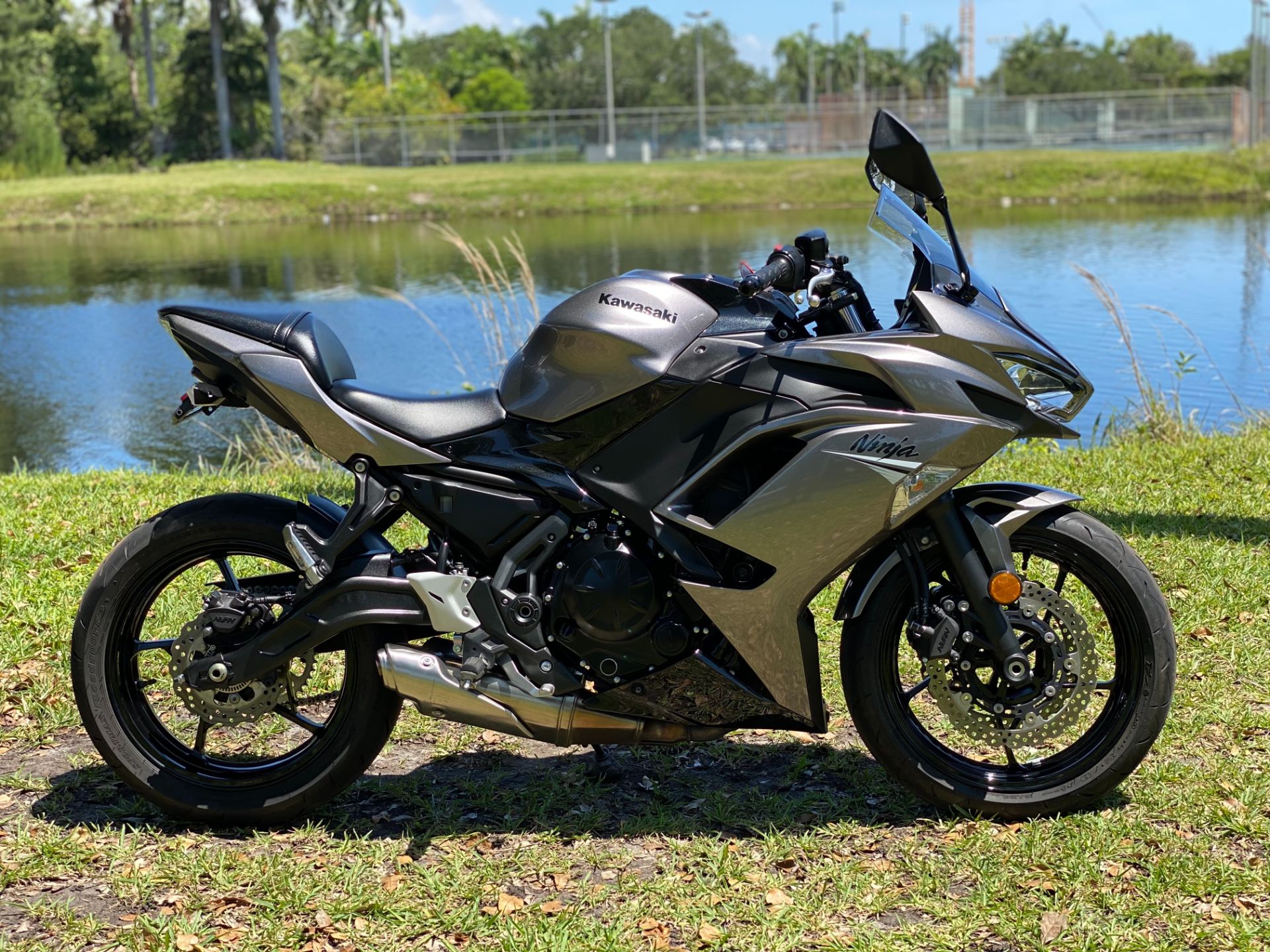 2021 Kawasaki Ninja 650 in North Miami Beach, Florida - Photo 3