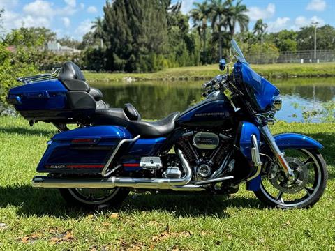 2020 Harley-Davidson CVO™ Limited in North Miami Beach, Florida - Photo 2
