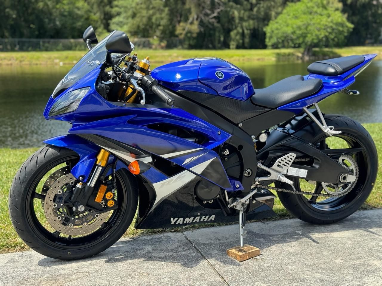 2008 Yamaha YZF-R6 in North Miami Beach, Florida - Photo 13