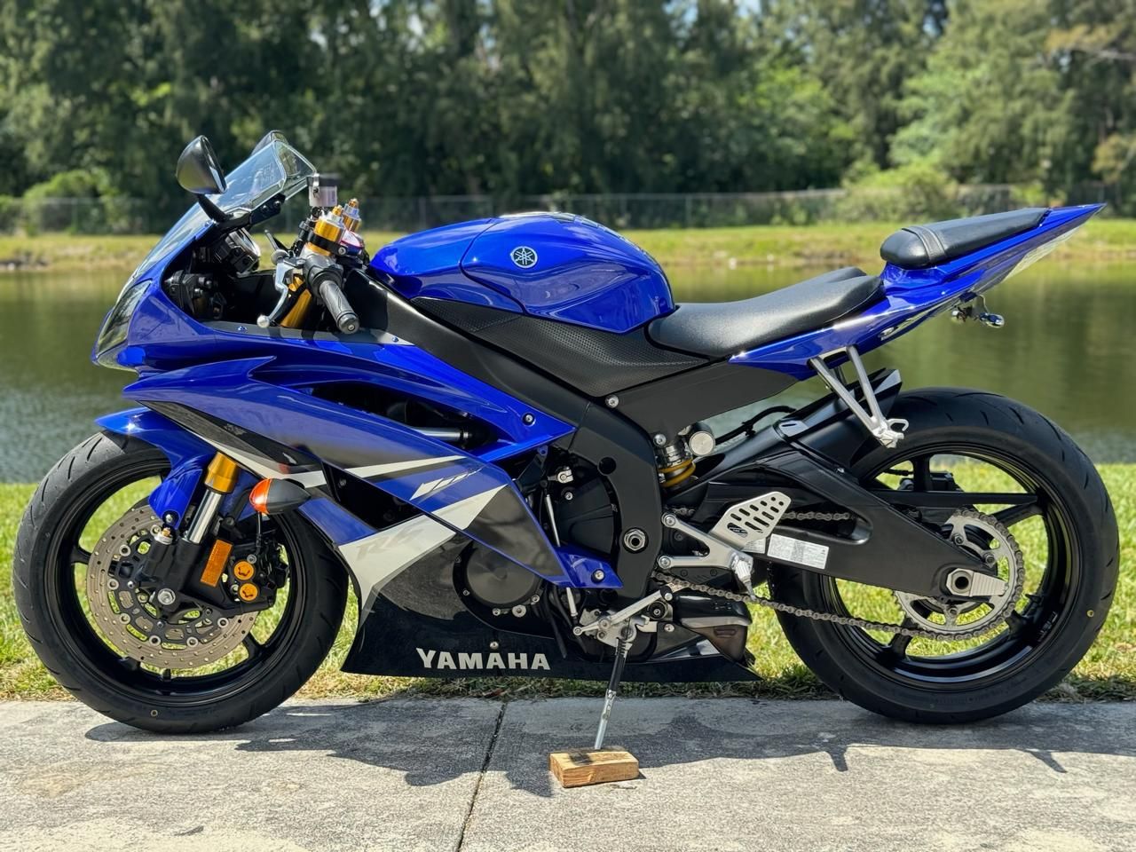 2008 Yamaha YZF-R6 in North Miami Beach, Florida - Photo 14