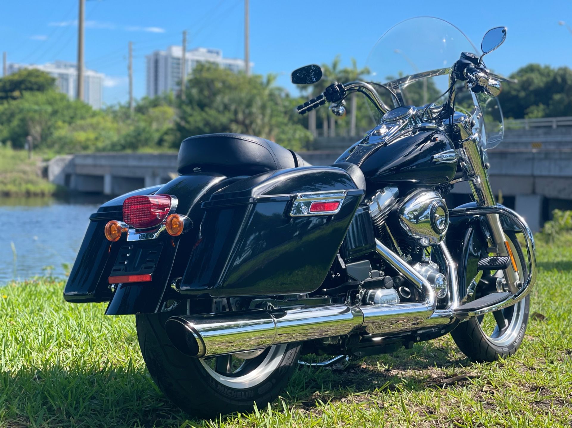 2012 Harley-Davidson Dyna® Switchback in North Miami Beach, Florida - Photo 4
