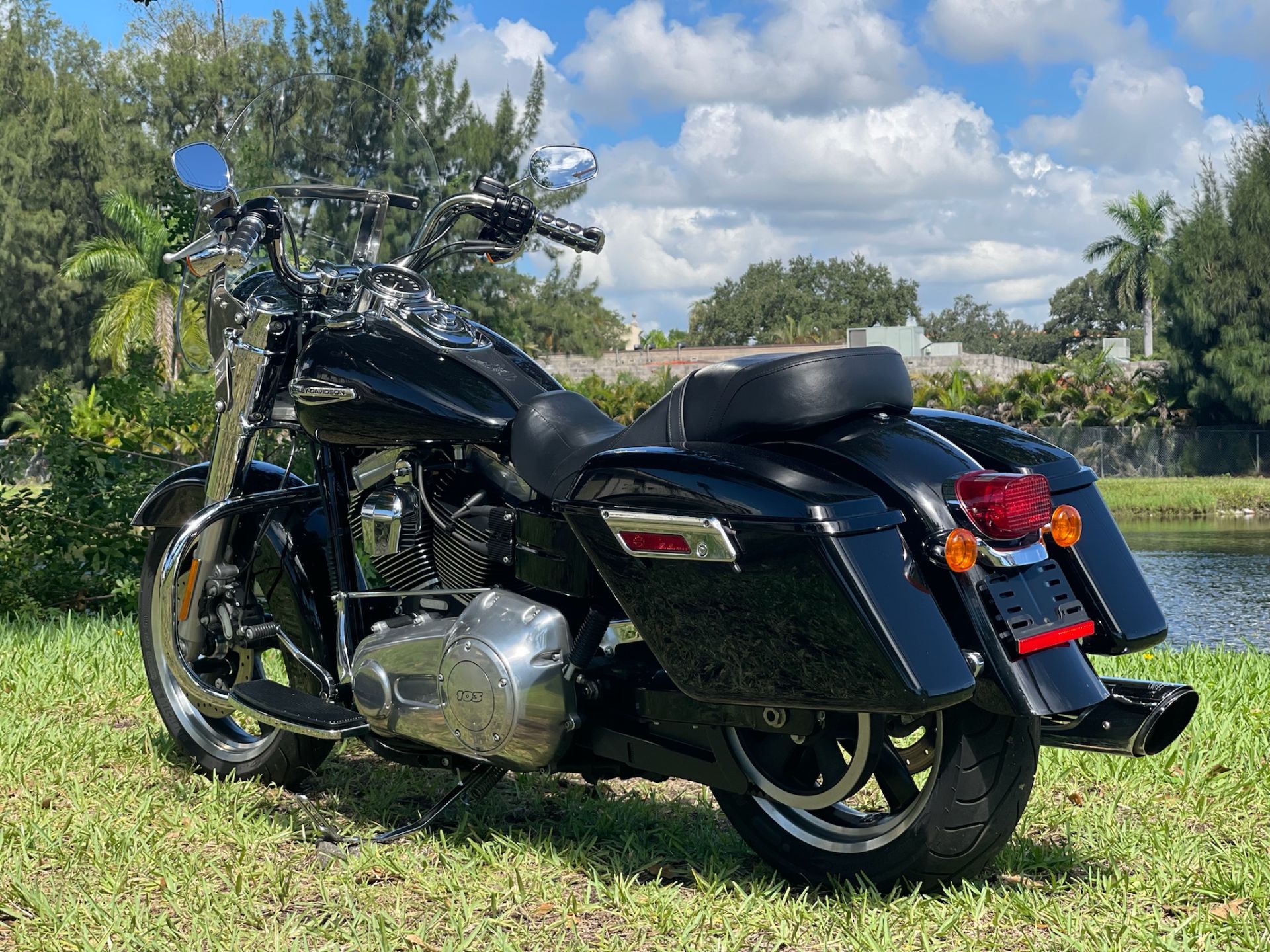 2012 Harley-Davidson Dyna® Switchback in North Miami Beach, Florida - Photo 20