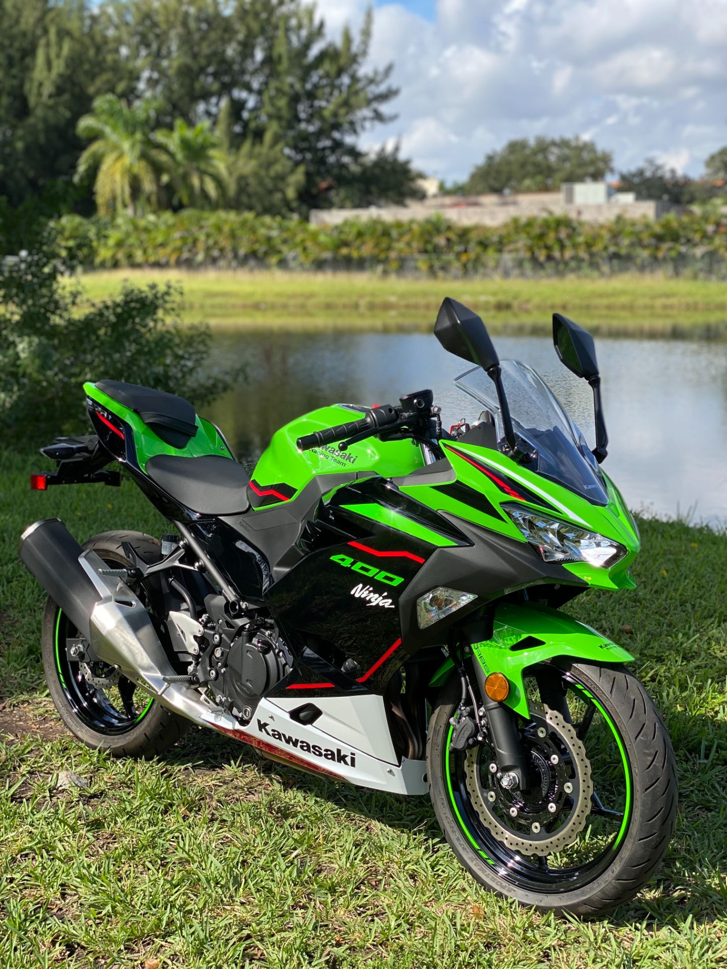 2022 Kawasaki Ninja 400 ABS KRT Edition in North Miami Beach, Florida - Photo 2