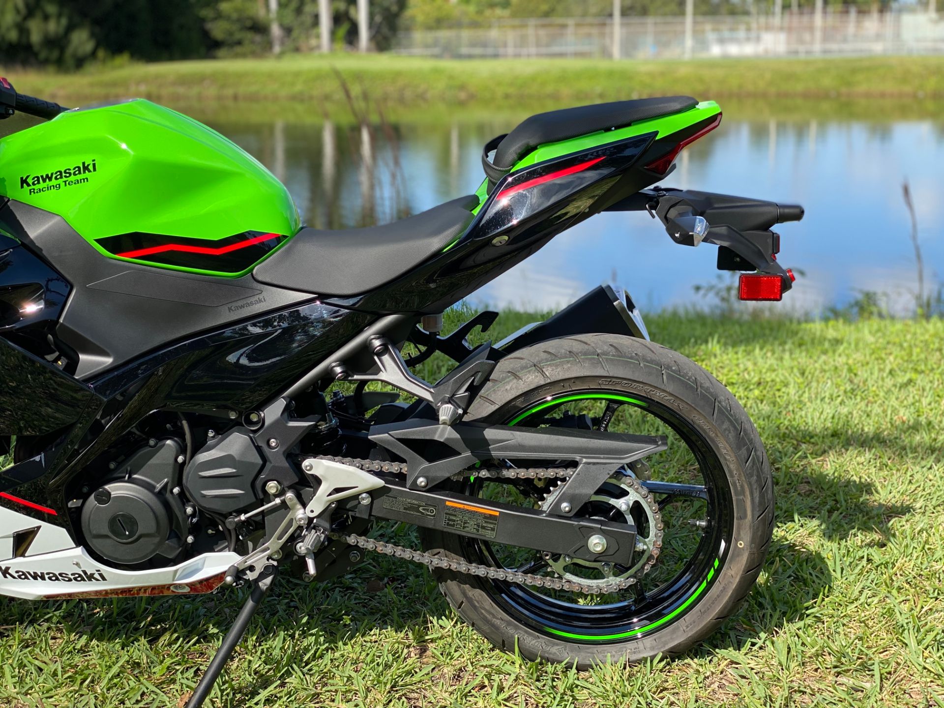 2022 Kawasaki Ninja 400 ABS KRT Edition in North Miami Beach, Florida - Photo 22
