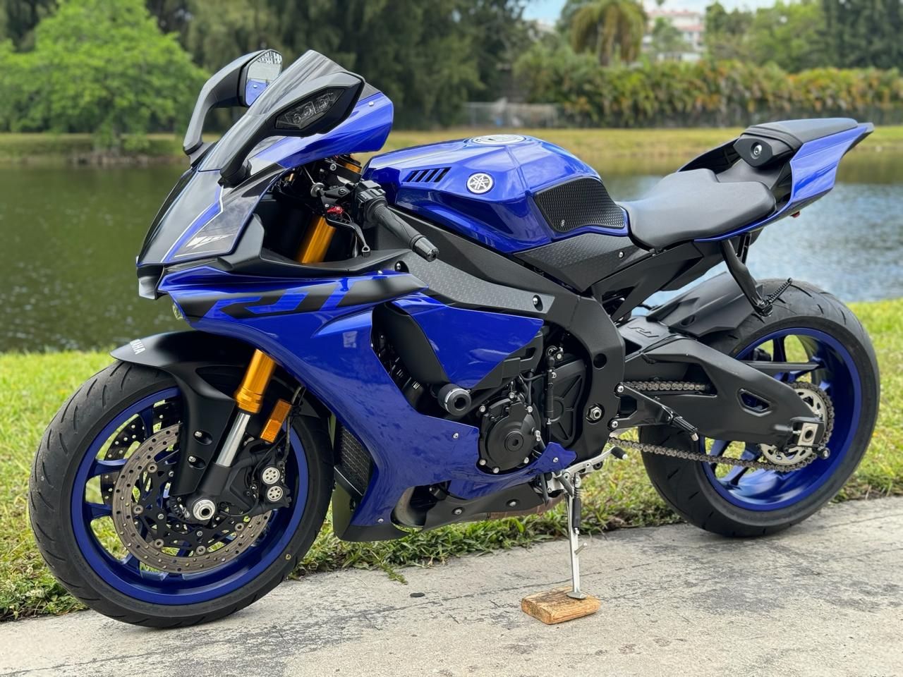 2018 Yamaha YZF-R1 in North Miami Beach, Florida - Photo 14