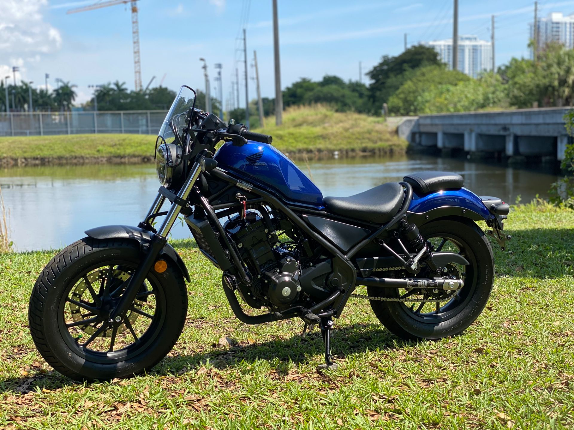 2022 Honda Rebel 300 in North Miami Beach, Florida - Photo 16