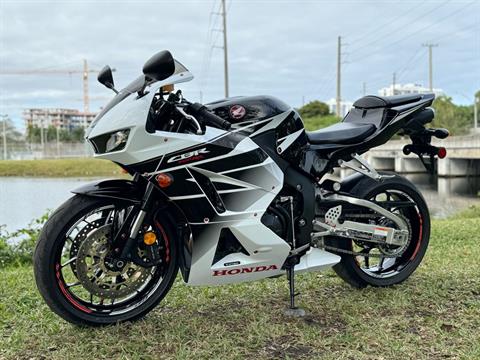 2016 Honda CBR600RR in North Miami Beach, Florida - Photo 12