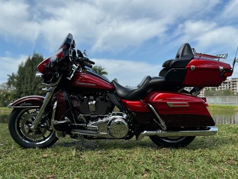 2019 Harley-Davidson Electra Glide® Ultra Classic® in North Miami Beach, Florida - Photo 13