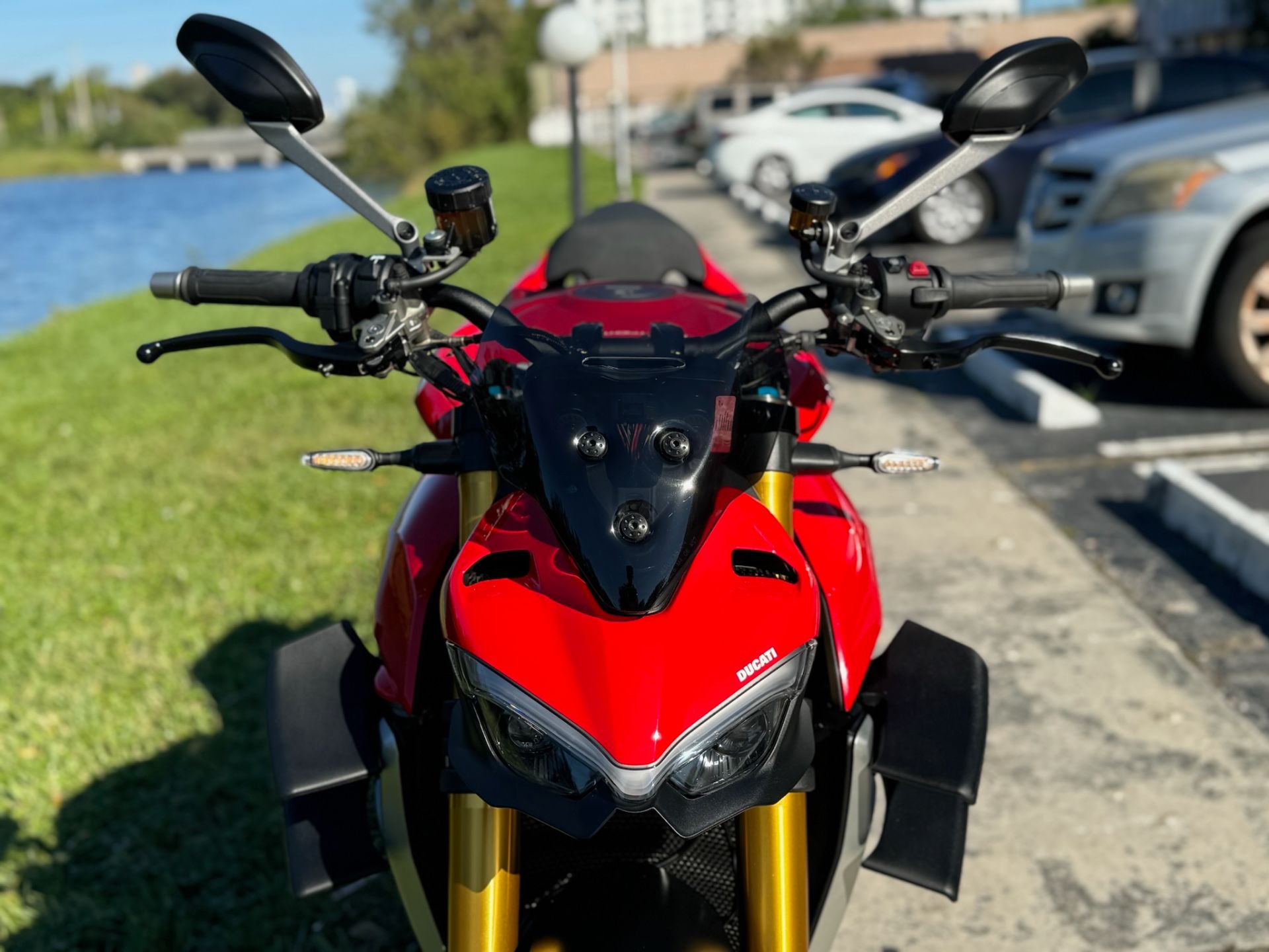 2022 Ducati Streetfighter V4 S in North Miami Beach, Florida - Photo 7