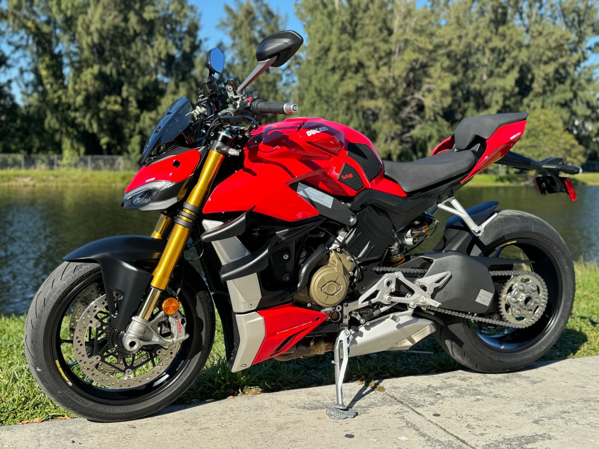 2022 Ducati Streetfighter V4 S in North Miami Beach, Florida - Photo 12