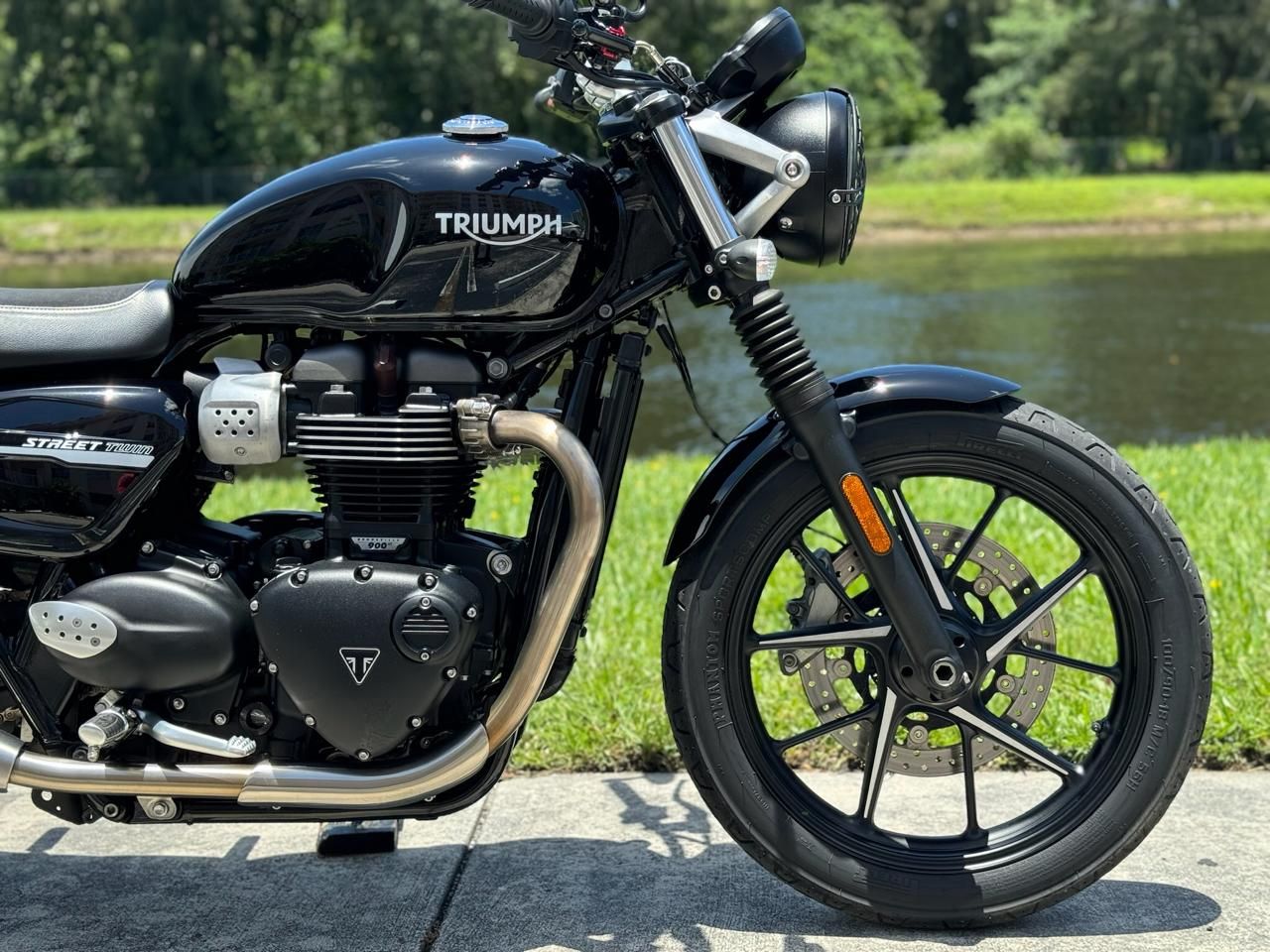 2020 Triumph Street Twin in North Miami Beach, Florida - Photo 6