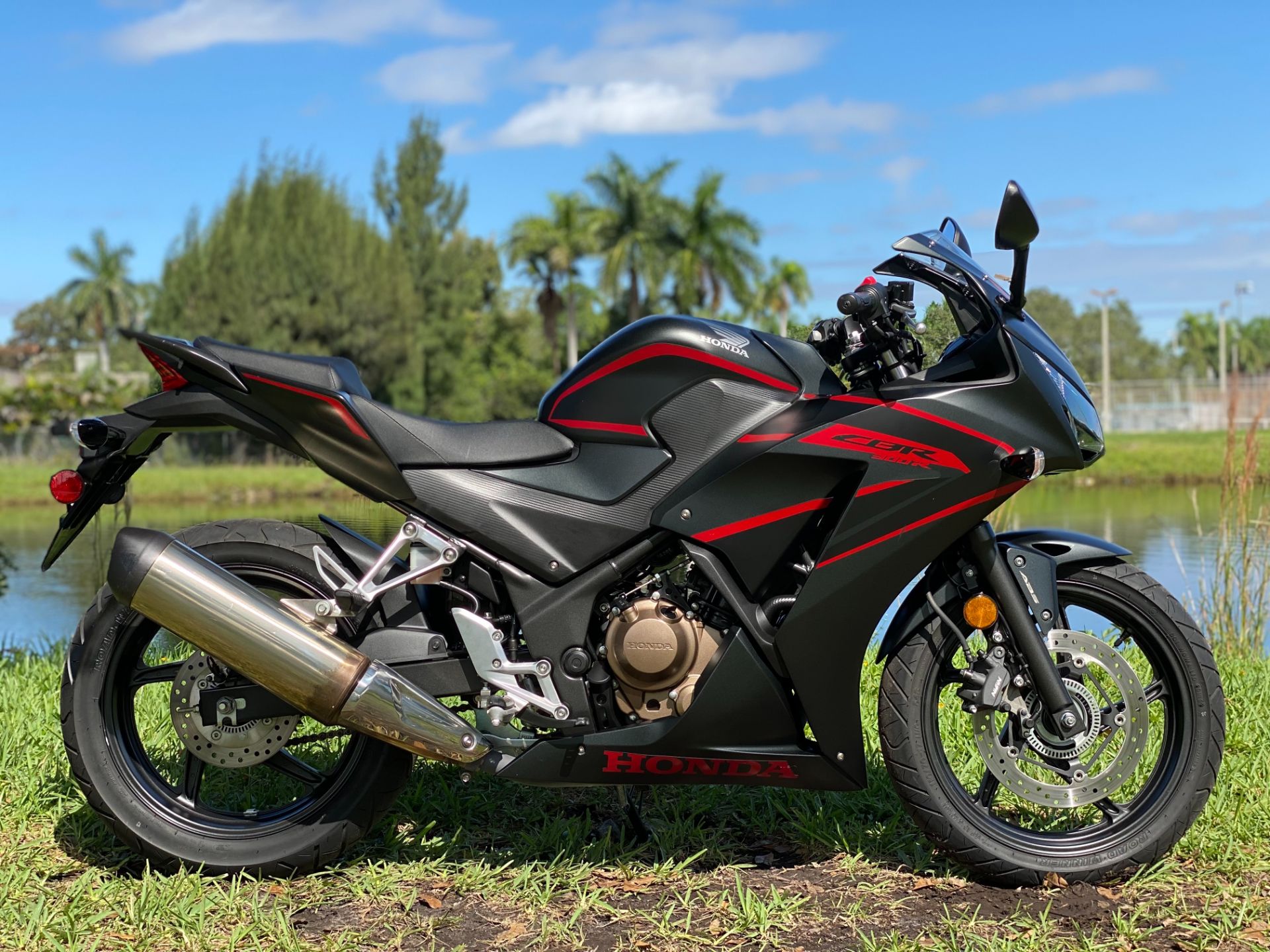 2019 Honda CBR300R ABS in North Miami Beach, Florida - Photo 3