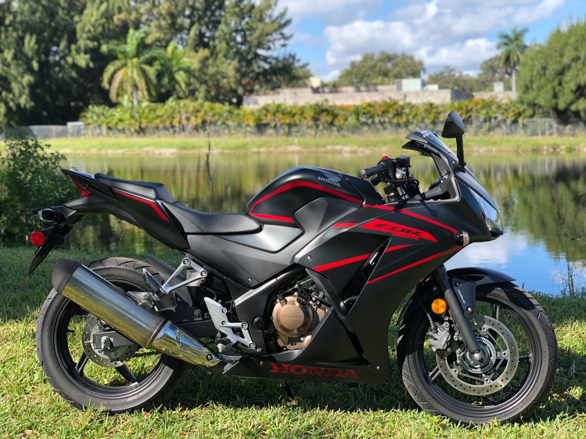 2019 Honda CBR300R ABS in North Miami Beach, Florida - Photo 2