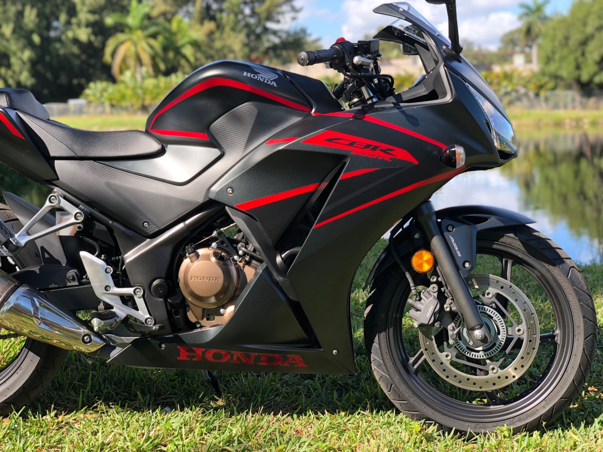 2019 Honda CBR300R ABS in North Miami Beach, Florida - Photo 5