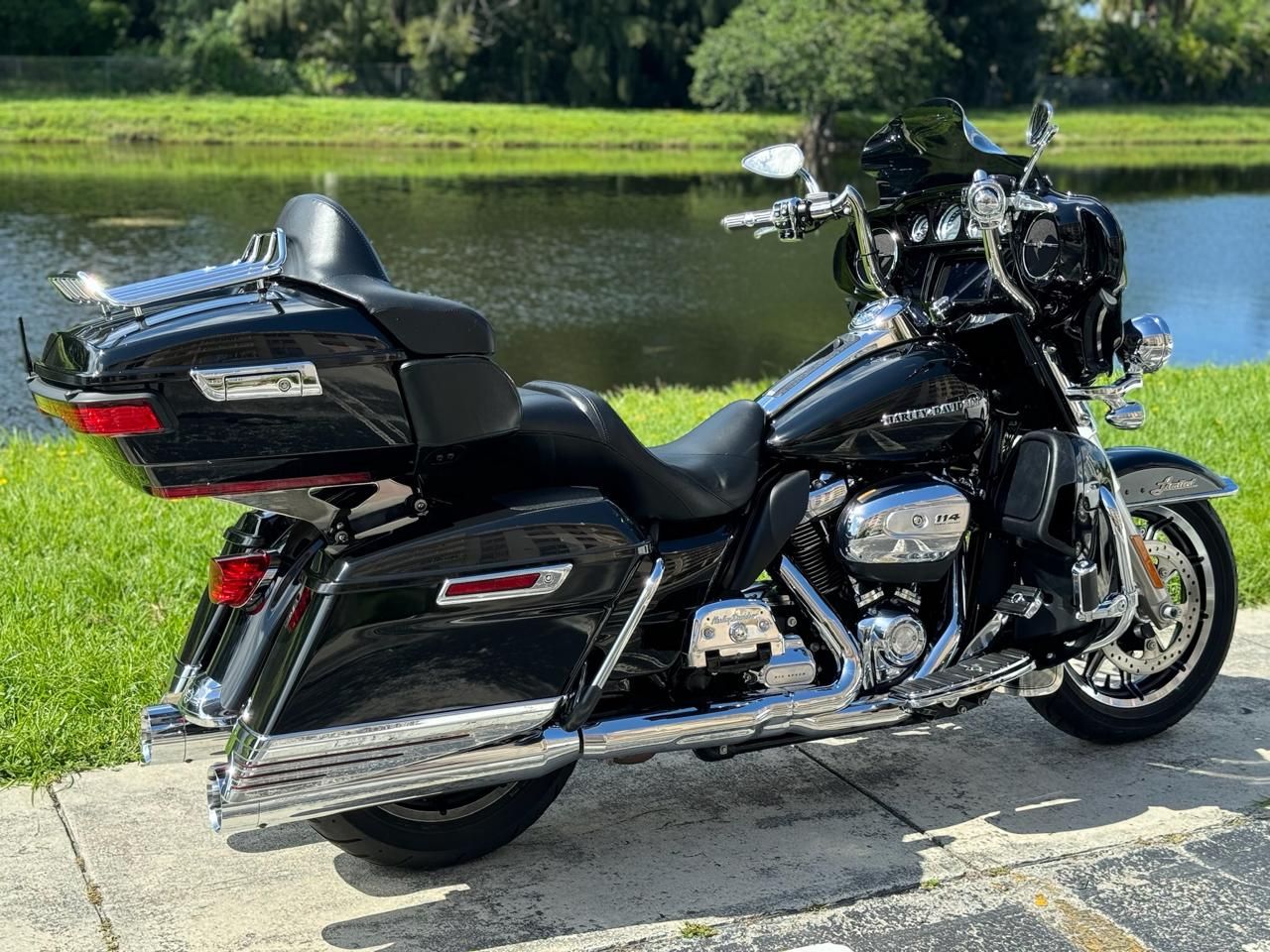 2019 Harley-Davidson Electra Glide® Ultra Classic® in North Miami Beach, Florida - Photo 4