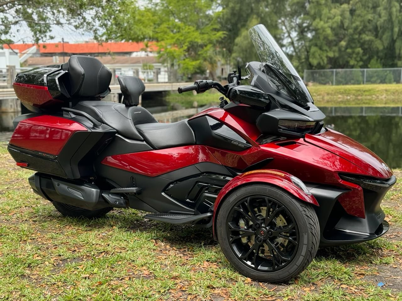 2022 Can-Am Spyder RT Limited in North Miami Beach, Florida - Photo 1
