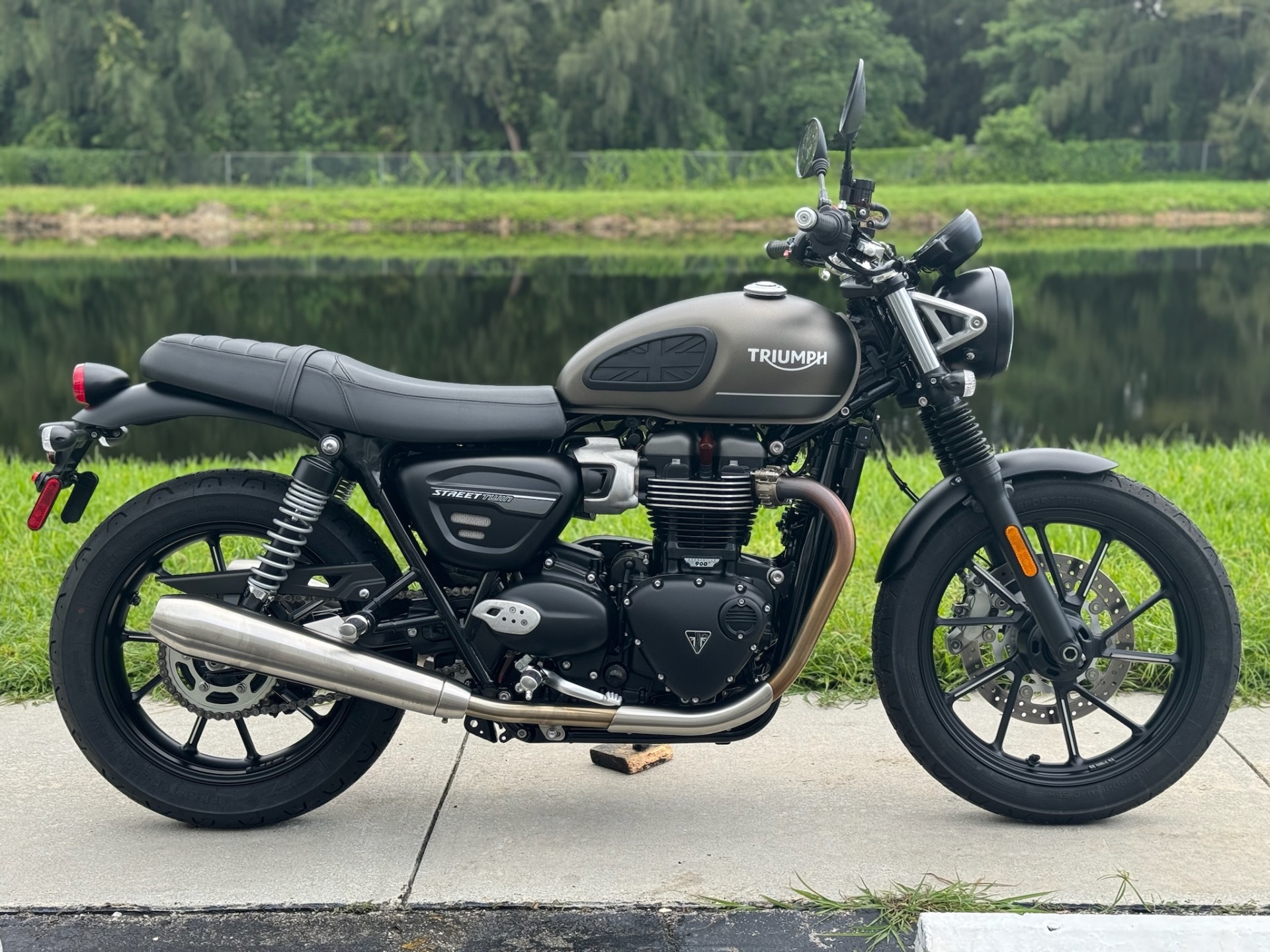 2022 Triumph Street Twin in North Miami Beach, Florida - Photo 3