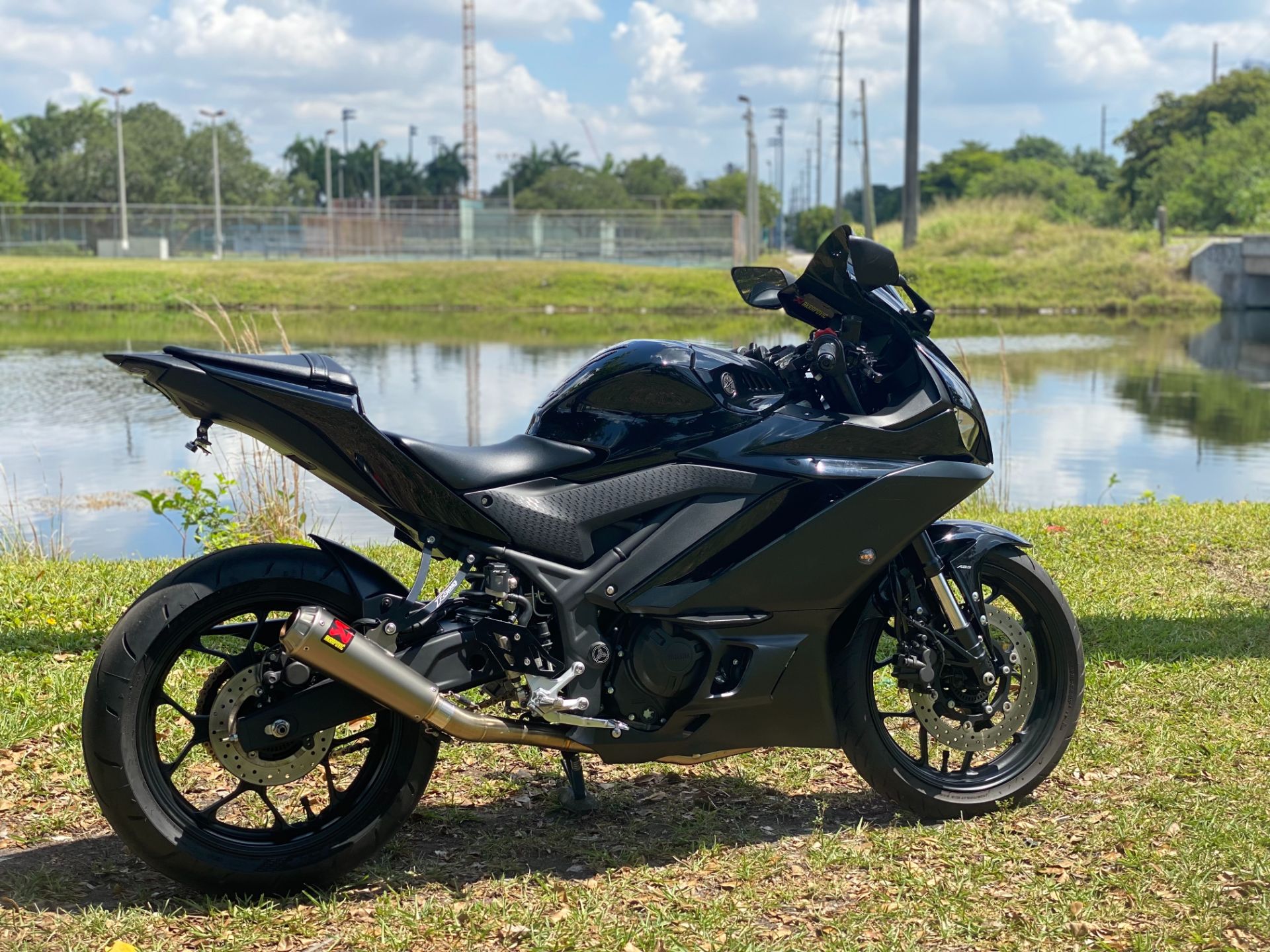 2022 Yamaha YZF-R3 ABS in North Miami Beach, Florida - Photo 4
