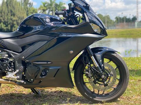 2022 Yamaha YZF-R3 ABS in North Miami Beach, Florida - Photo 6