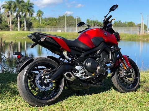 2017 Yamaha FZ-09 in North Miami Beach, Florida - Photo 4