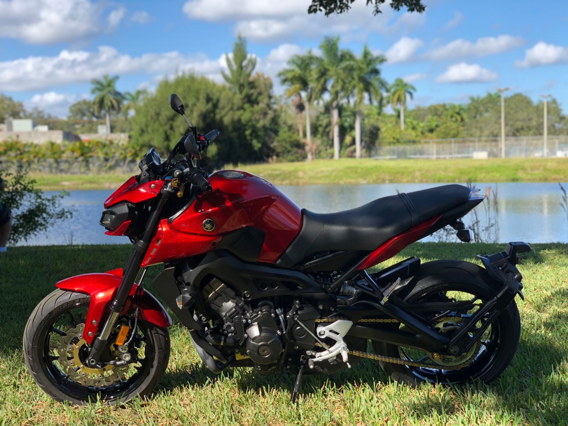 2017 Yamaha FZ-09 in North Miami Beach, Florida - Photo 16