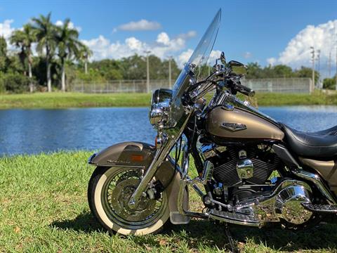 2005 Harley-Davidson FLHRCI Road King® Classic in North Miami Beach, Florida - Photo 21