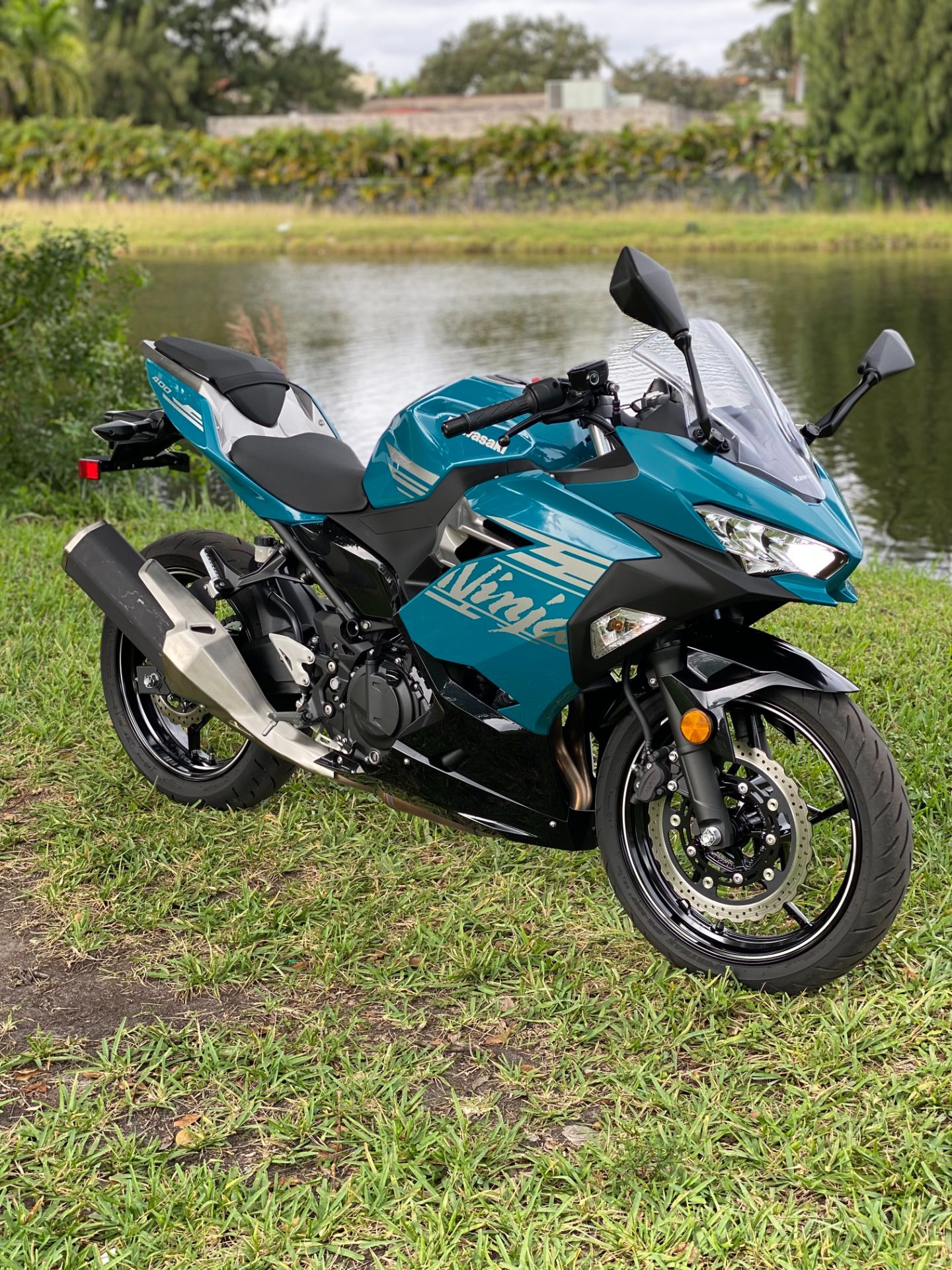 2021 Kawasaki Ninja 400 in North Miami Beach, Florida - Photo 2