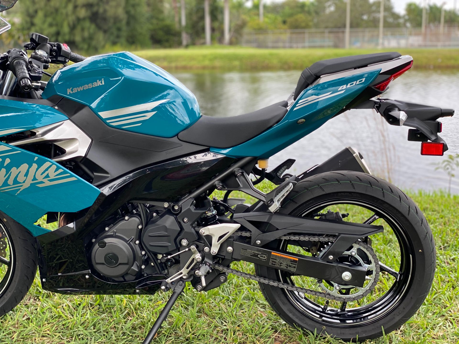 2021 Kawasaki Ninja 400 in North Miami Beach, Florida - Photo 21