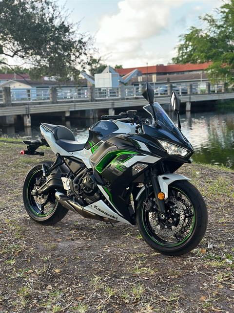 2022 Kawasaki Ninja 650 in North Miami Beach, Florida - Photo 2