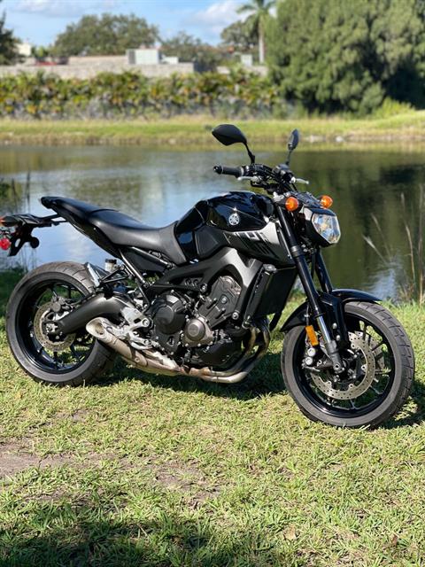 2016 Yamaha FZ-09 in North Miami Beach, Florida - Photo 2