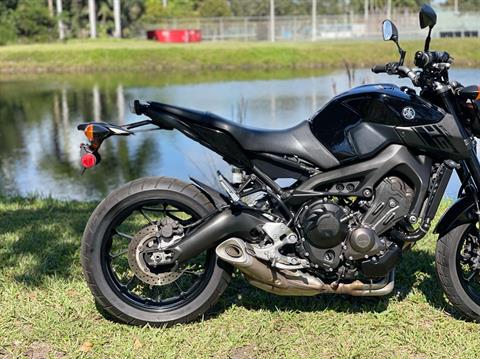 2016 Yamaha FZ-09 in North Miami Beach, Florida - Photo 5