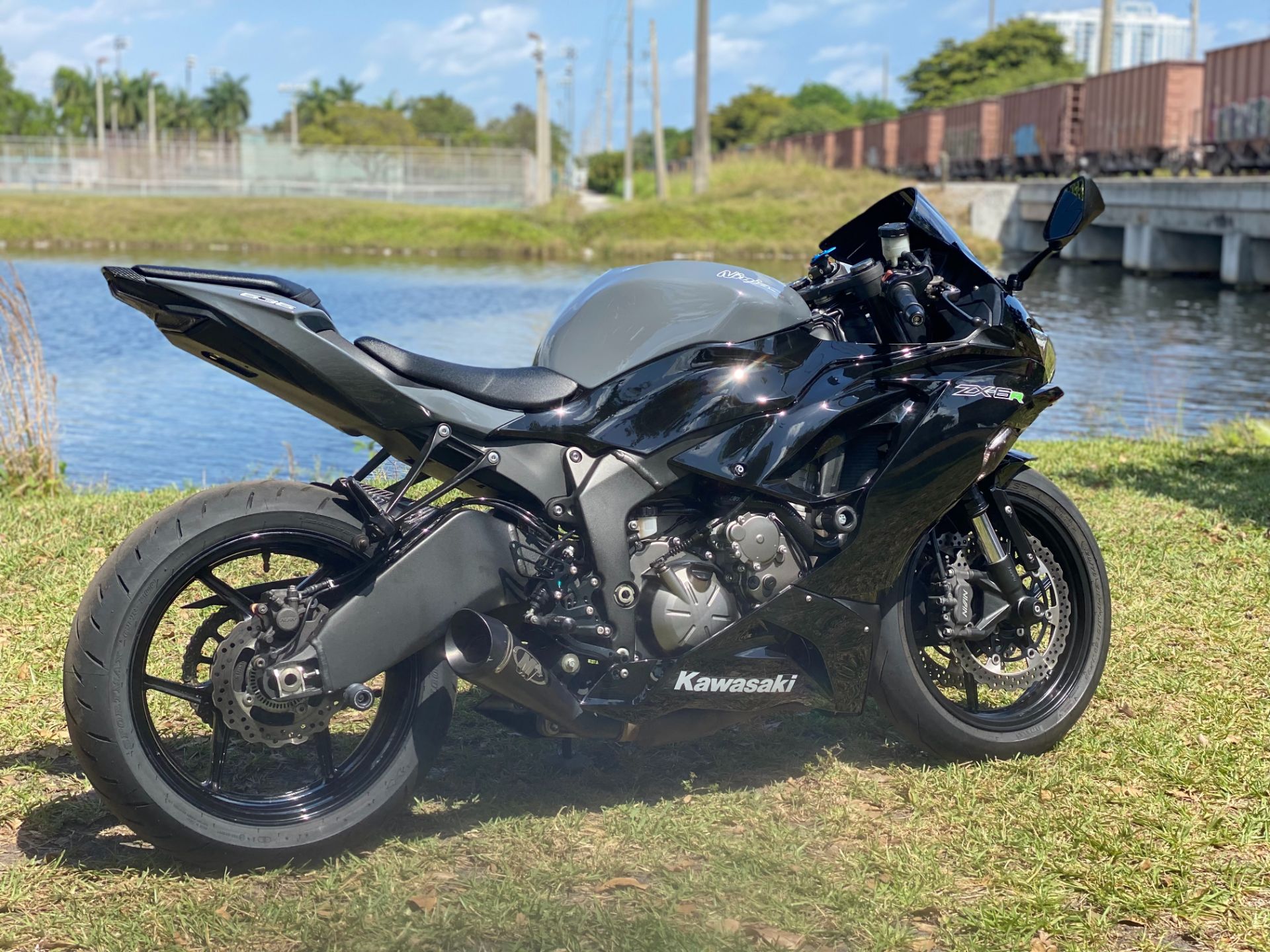 2019 Kawasaki Ninja ZX-6R ABS in North Miami Beach, Florida - Photo 4