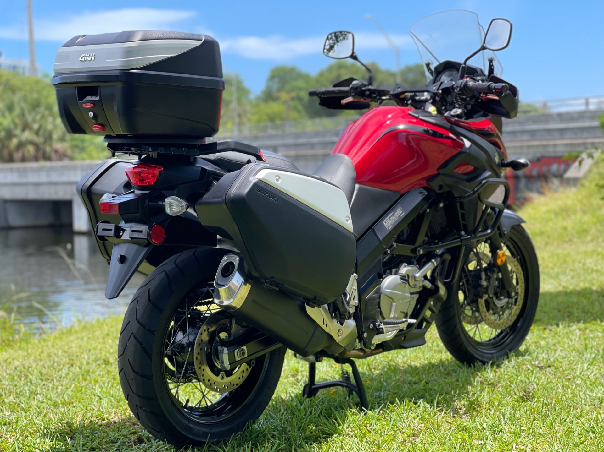 2019 Suzuki V-Strom 650XT Touring in North Miami Beach, Florida - Photo 4