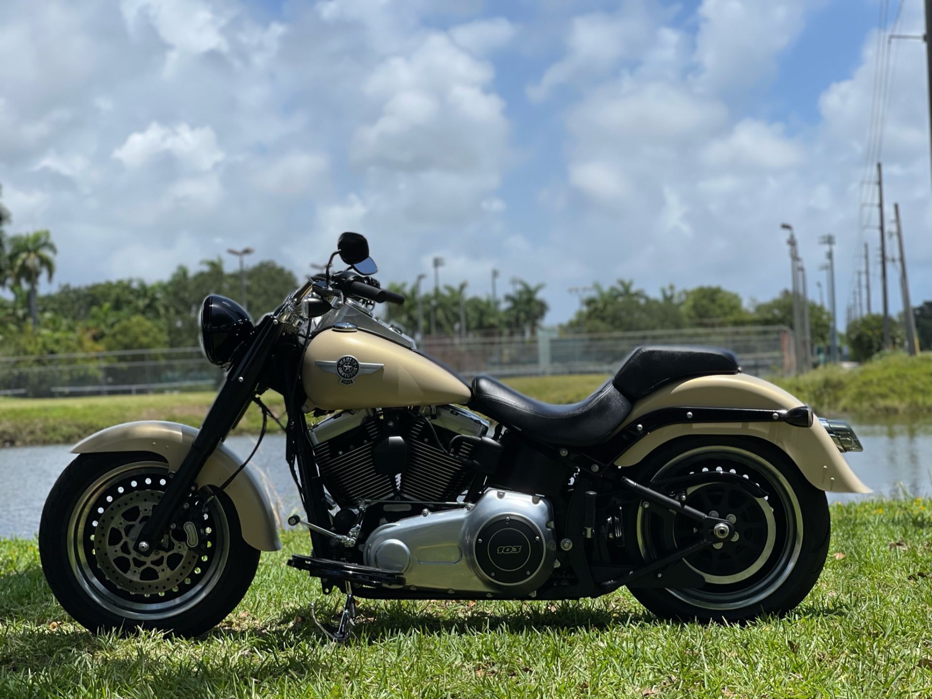 2015 Harley-Davidson Fat Boy® Lo in North Miami Beach, Florida - Photo 18