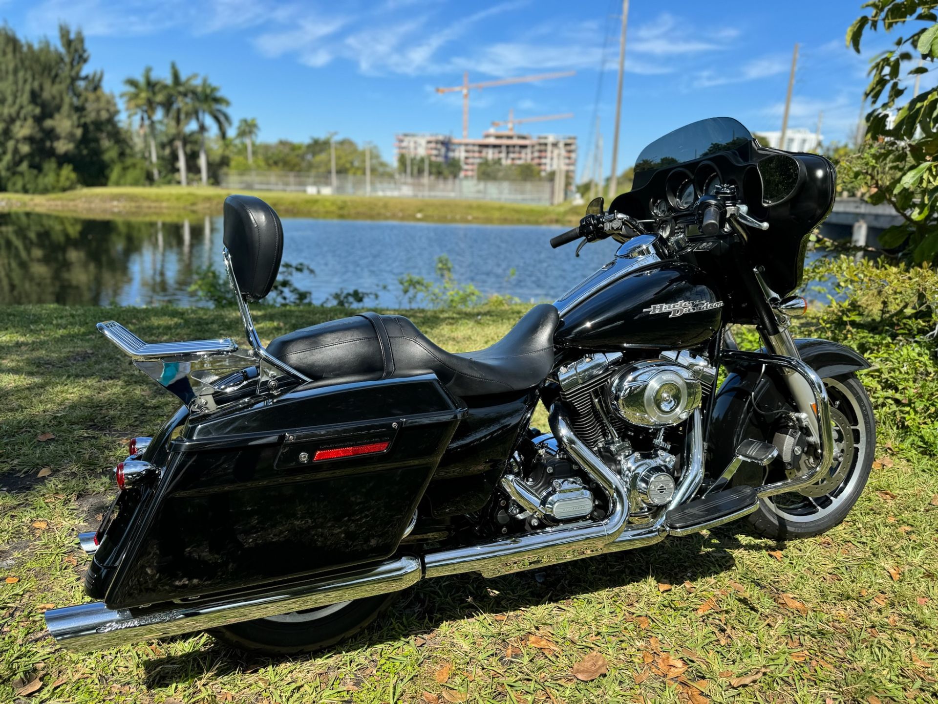 2012 Harley-Davidson Street Glide® in North Miami Beach, Florida - Photo 4