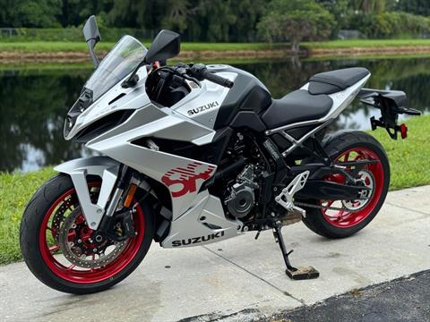 2024 Suzuki GSX-8R in North Miami Beach, Florida - Photo 12