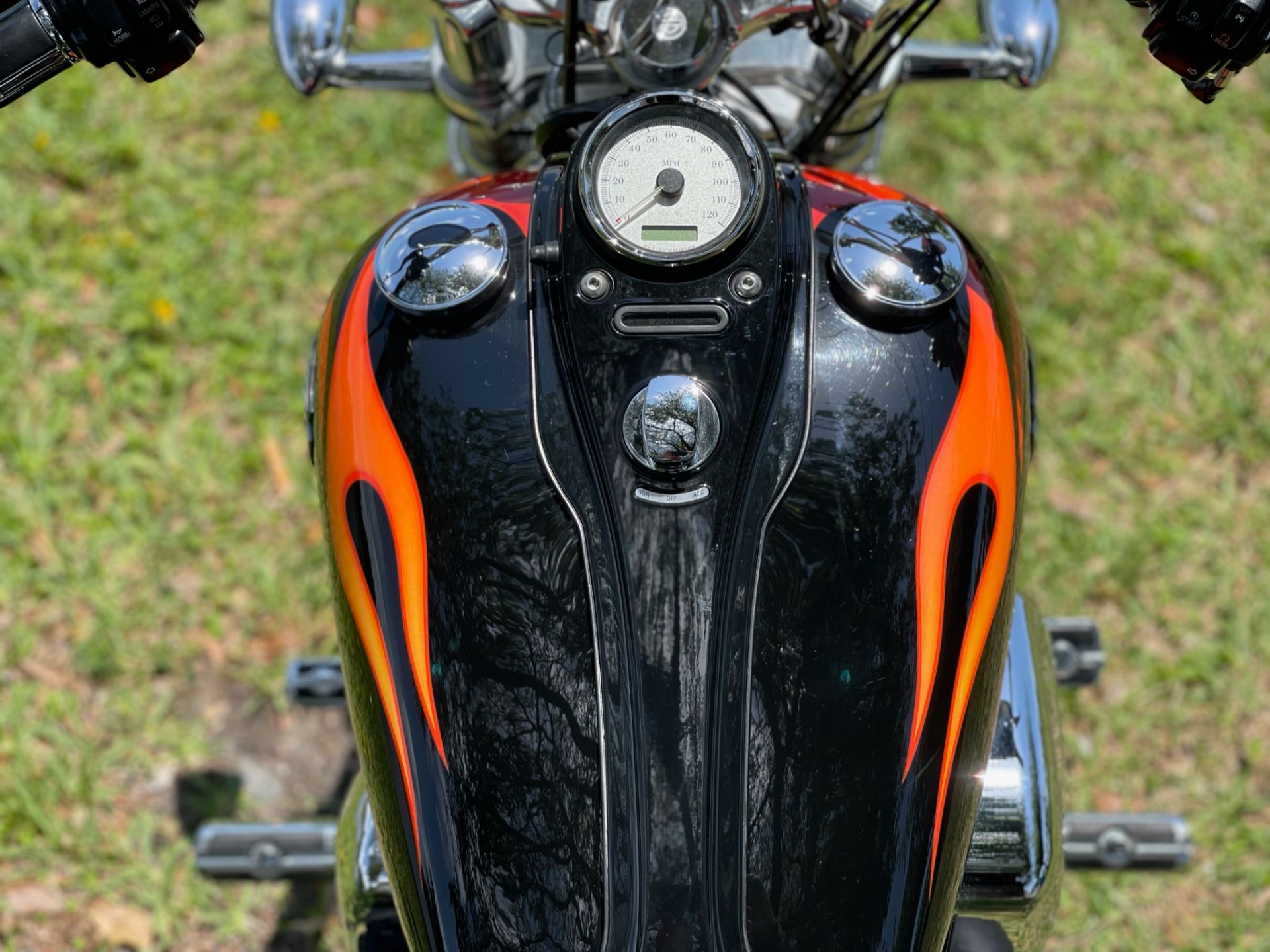 2010 Harley-Davidson Dyna® Wide Glide® in North Miami Beach, Florida - Photo 18